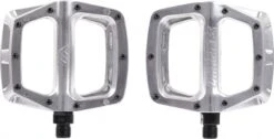 DMR Pair Of Flat Pedals V8 Classic Silver