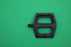 DMR Pair Of Flat Pales V11 Black -MAXXIS Sales 18291805fbcf3c7a0abf7.18709281