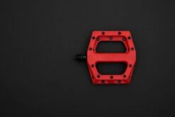 Pair Of Red DMR V11 Flat Pedals -MAXXIS Sales 18293325fbcf60c7e8891.08465277