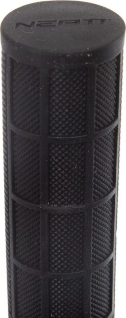 Neatt One Lock Pro Grips Black / Blue -MAXXIS Sales 1855914616608338f9bb3.43537620