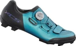 Pair Of Shimano XC502 Gray Women's MTB Shoes -MAXXIS Sales 2118353611cccee5b81b0.47426609 1