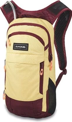 Dakine Syncline 12L Hydratation Bag + 3L Water Pocket Black -MAXXIS Sales 214005161cd7c2d8c7cf5.67185889 1