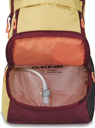 Dakine Syncline 12L Woman Bag + 3L Water Bag OCHER / PORT 3 Dakine Syncline 12L Woman Bag + 3L Water Bag OCHER / PORT - Image 3