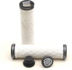 SB3 Pair Of Grips LOGO + Lock On White Black