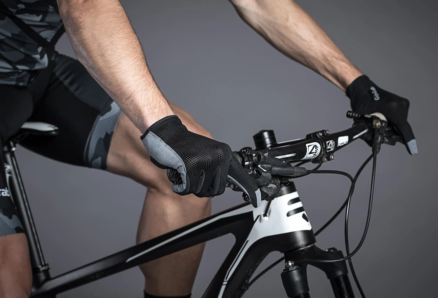 GripGrab Shark Long Gloves Black 3 GripGrab Shark Long Gloves Black - Image 3