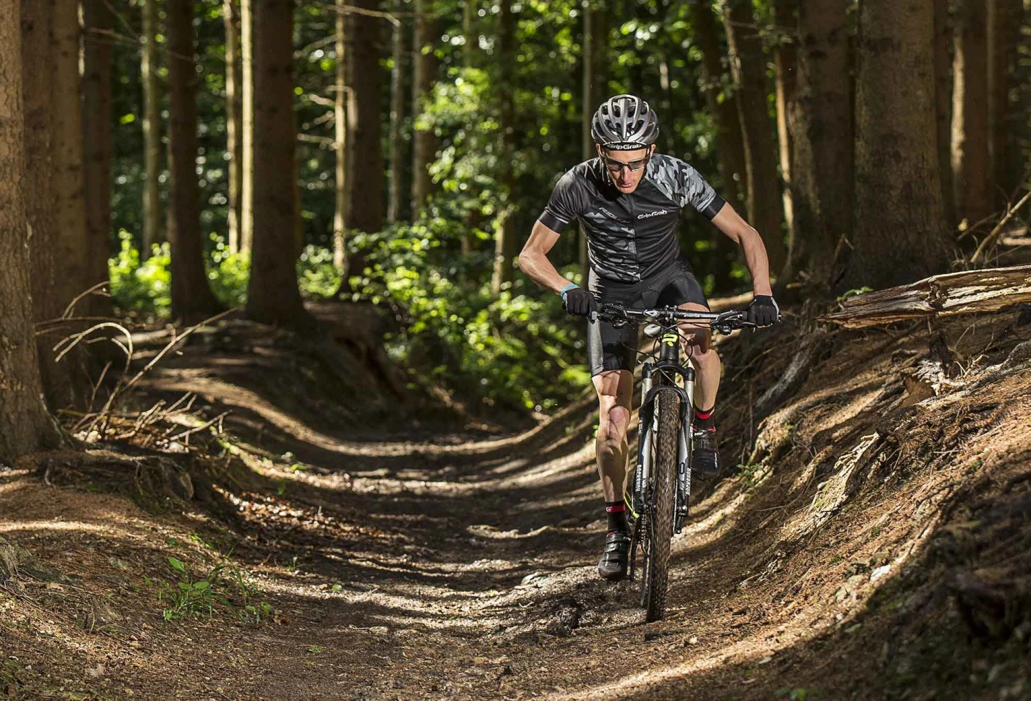 GripGrab Shark Long Gloves Black 5 GripGrab Shark Long Gloves Black - Image 5